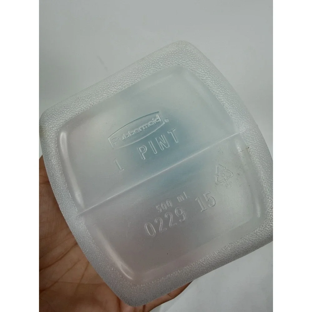 Lot of 2 Rubbermaid One Pint Teal Drink Bottles Servin Saver Flip Top Lids